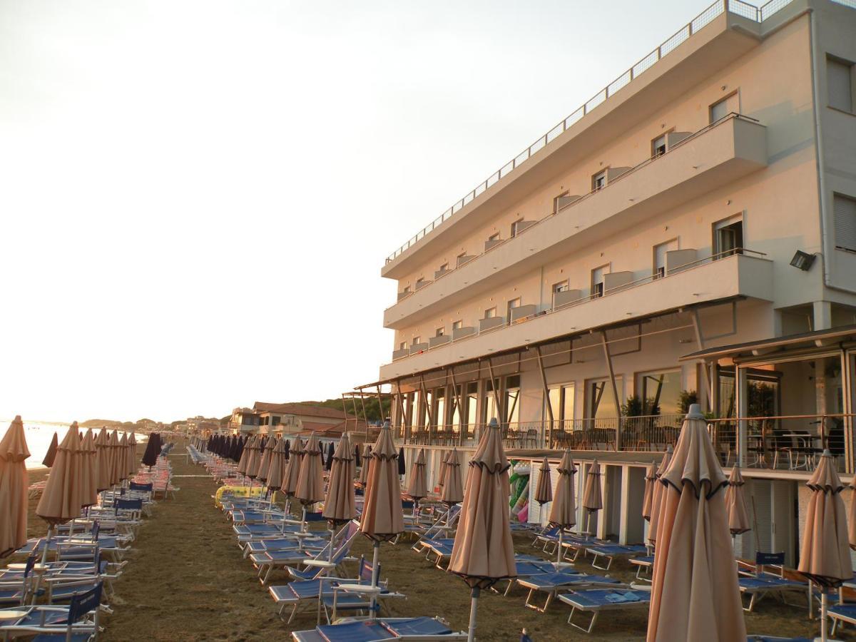 Hotel Parrini Follonica Eksteriør bilde